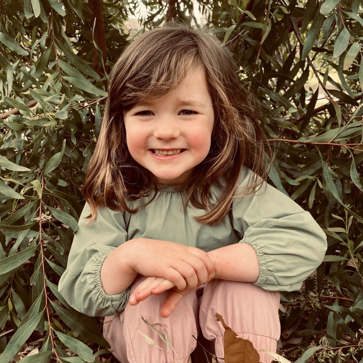 messy smock, slip on over your clothes to keep them protected from water, mud, rain, arts and craft and any other messy moments.